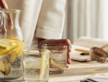 arret alcool perte poids : eau citron gingembre et vin non alcool
