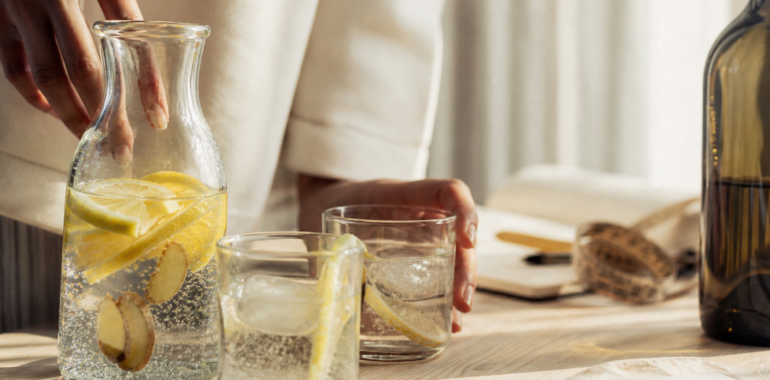 arret alcool perte poids : eau citron gingembre et vin non alcool